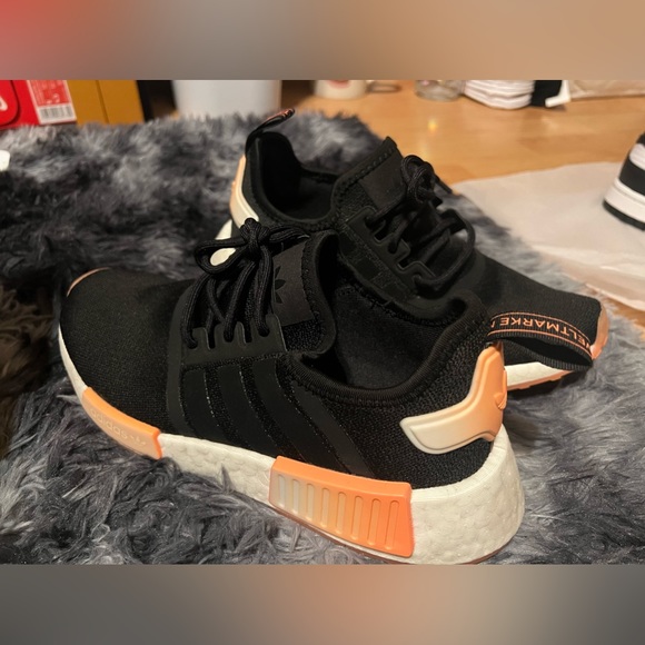adidas Originals Women's NMD_R1 shoes - Picture 5 of 6